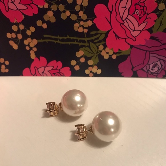 Jewelry - GORGEOUS double-sided pearl diamond earrings